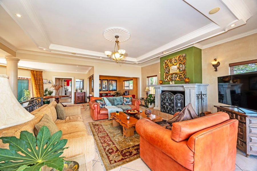 4 Bedroom Property for Sale in Plattekloof Western Cape